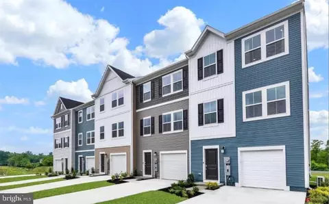 104 Kinkade Ct, Martinsburg, WV 25403