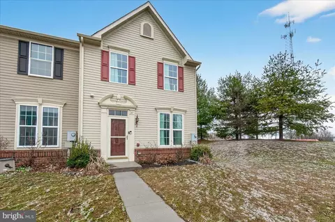 37 Erie Pl, Falling Waters, WV 25419