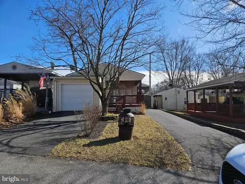 Block 47 Lot 14 Jellystone Ave, Falling Waters, WV 25419