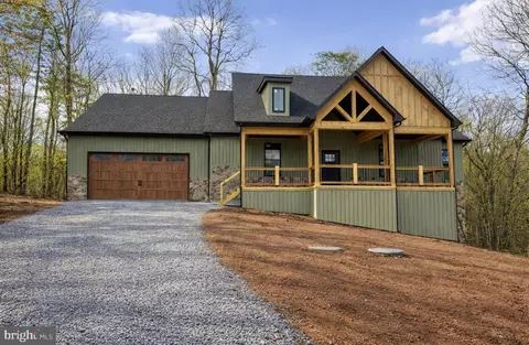 Breakaway Drive, Hedgesville, WV 25427