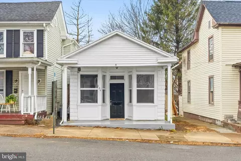 134 Pennsylvania Ave, Martinsburg, WV 25404