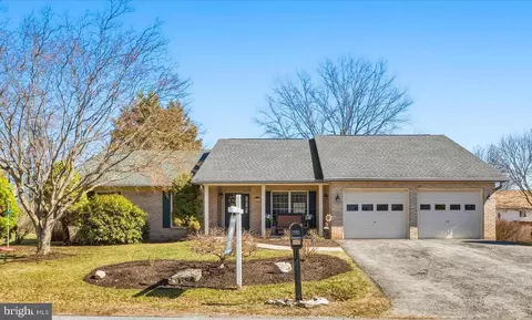 51 Pembroke Ln, Falling Waters, WV 25419