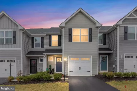 130 Calais Pl, Hedgesville, WV 25427