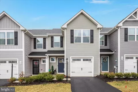 130 Calais Pl, Hedgesville, WV 25427