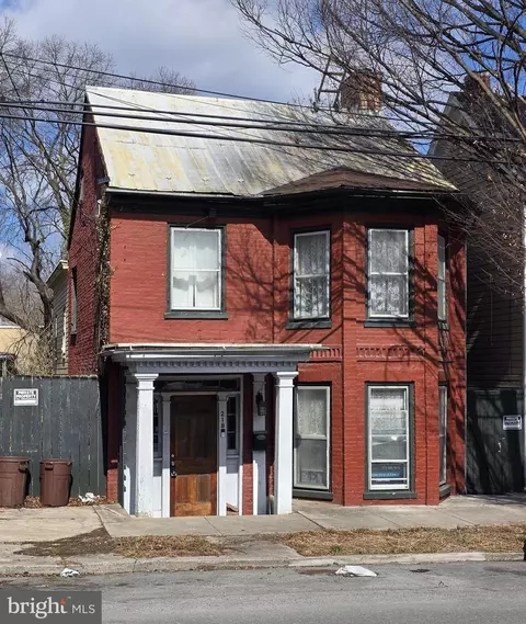 218 W Race St, Martinsburg, WV 25401