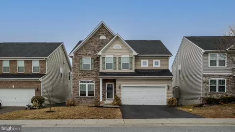 57 Tollerton Trl, Falling Waters, WV 25419