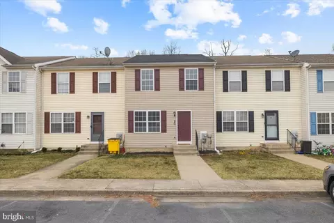9 Currituck Ct, Bunker Hill, WV 25413