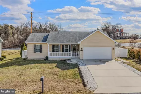 472 Ives St, Martinsburg, WV 25405