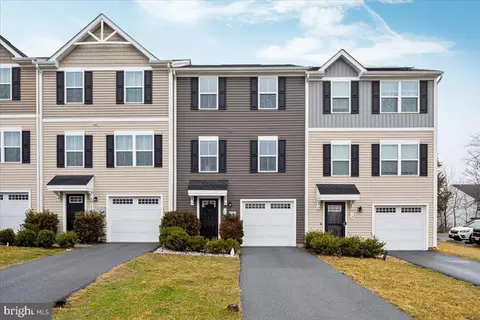 16 Chincoteague Ln, Martinsburg, WV 25403
