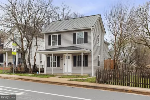 674 Winchester Ave, Martinsburg, WV 25401