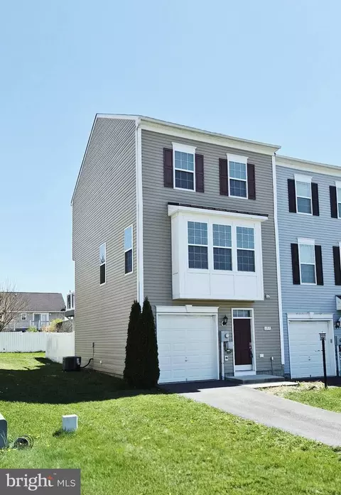 153 Kensington Ter, Martinsburg, WV 25405