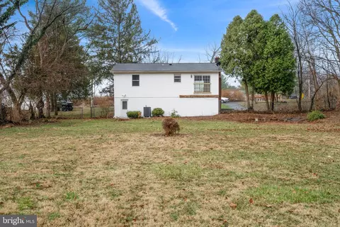 Exterior - 404 Weeping Willow Rd, Falling Waters, WV 25419 photo 3 of 4