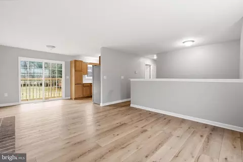 Living - 404 Weeping Willow Rd, Falling Waters, WV 25419 photo 2 of 4
