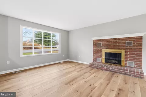 Living - 404 Weeping Willow Rd, Falling Waters, WV 25419 photo 1 of 4