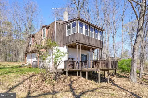 1524 Lamplight Rd, Inwood, WV 25428