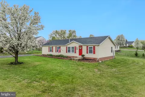 16 Longbranch Dr, Martinsburg, WV 25405