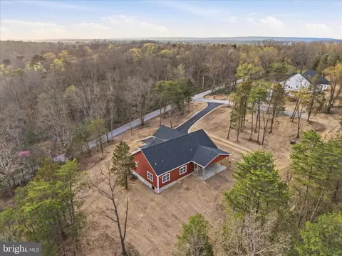 831 Avanti Dr, Bunker Hill, WV 25413