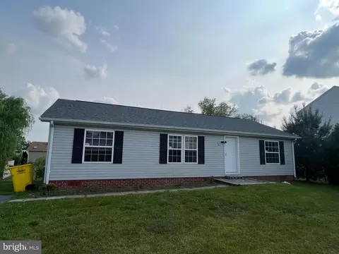 37 Thayers Gull Dr, Martinsburg, WV 25405