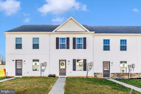220 White Violet Way, Kearneysville, WV 25430