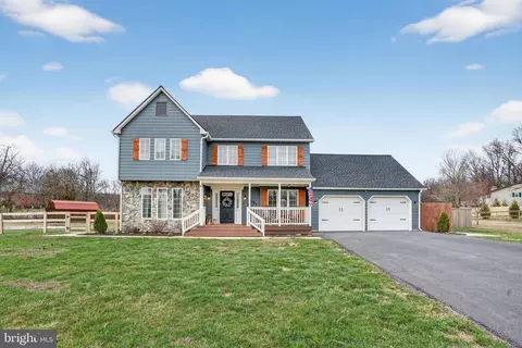 31 Fieldstone Dr, Bunker Hill, WV 25413