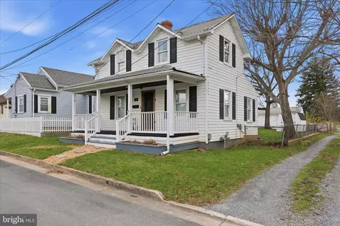 711 Bowers St, Martinsburg, WV 25401