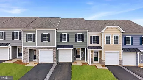 608 Tracy Way, Martinsburg, WV 25403