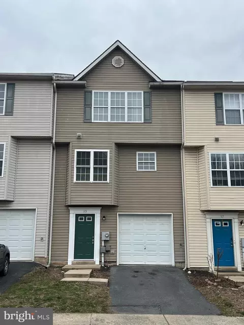 15 Mistala Ct, Inwood, WV 25428