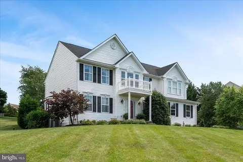 577 Pinnacle Dr, Bunker Hill, WV 25413