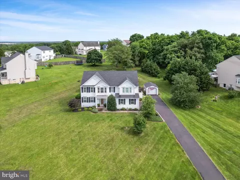 577 Pinnacle Dr, Bunker Hill, WV 25413