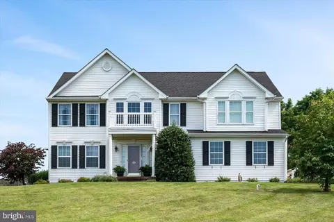577 Pinnacle Dr, Bunker Hill, WV 25413