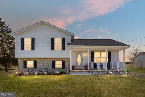 302 Montana Ct, Bunker Hill, WV 25413