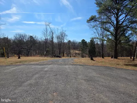 Sapphire Drive, Hedgesville, WV 25427