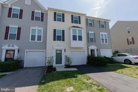 142 Norwood Dr, Falling Waters, WV 25419