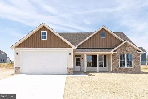 40 Glenaire Rd, Bunker Hill, WV 25413