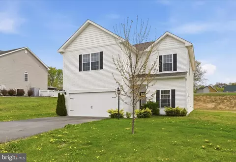 697 Rivanna Run, Falling Waters, WV 25419