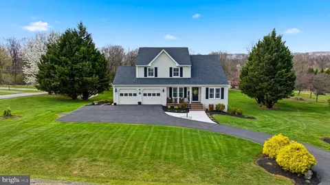 17 Renaissance Dr, Martinsburg, WV 25403