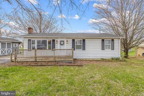 1570 Nadenbousch Ln, Inwood, WV 25428