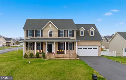 15 Branson Ct, Inwood, WV 25428