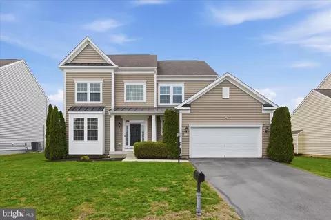 294 Ticonderoga Dr, Kearneysville, WV 25430