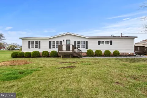 63 Snyders Ln, Martinsburg, WV 25405