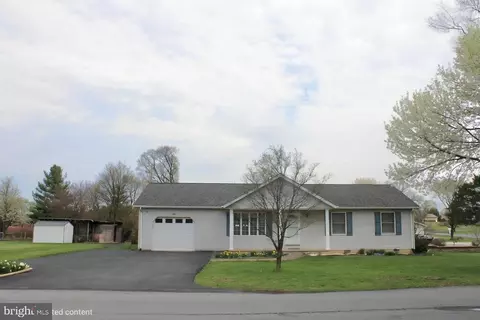 142 Braddock Blvd, Inwood, WV 25428