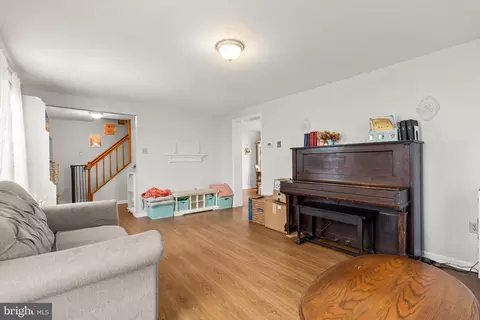 Entry Way - 94 Tulip Ct, Falling Waters, WV 25419 photo 2 of 4