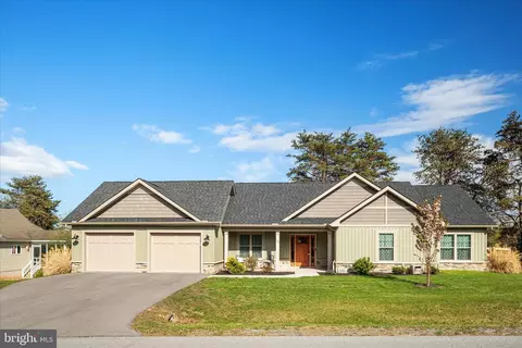 483 Wampum Ln, Hedgesville, WV 25427