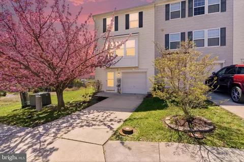 54 Council Ct, Falling Waters, WV 25419