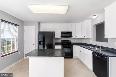 Kitchen - 54 Council Ct, Falling Waters, WV 25419 photo 3 of 4