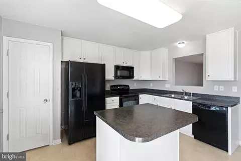 Kitchen - 54 Council Ct, Falling Waters, WV 25419 photo 4 of 4