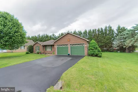406 Azalea Ln, Martinsburg, WV 25401