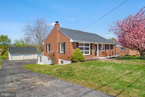 924 Kaufman Ave, Martinsburg, WV 25404
