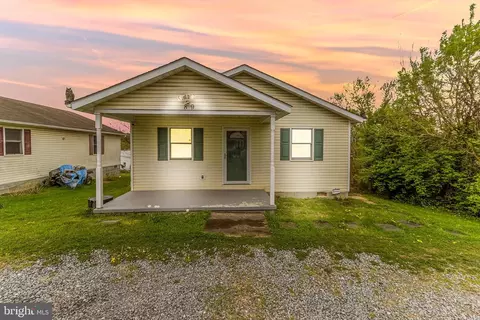 89 State Cir, Martinsburg, WV 25401