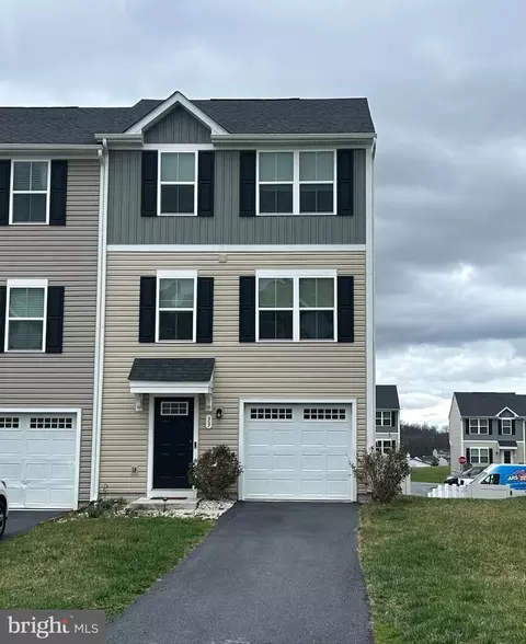 33 Sebago Pl, Martinsburg, WV 25403